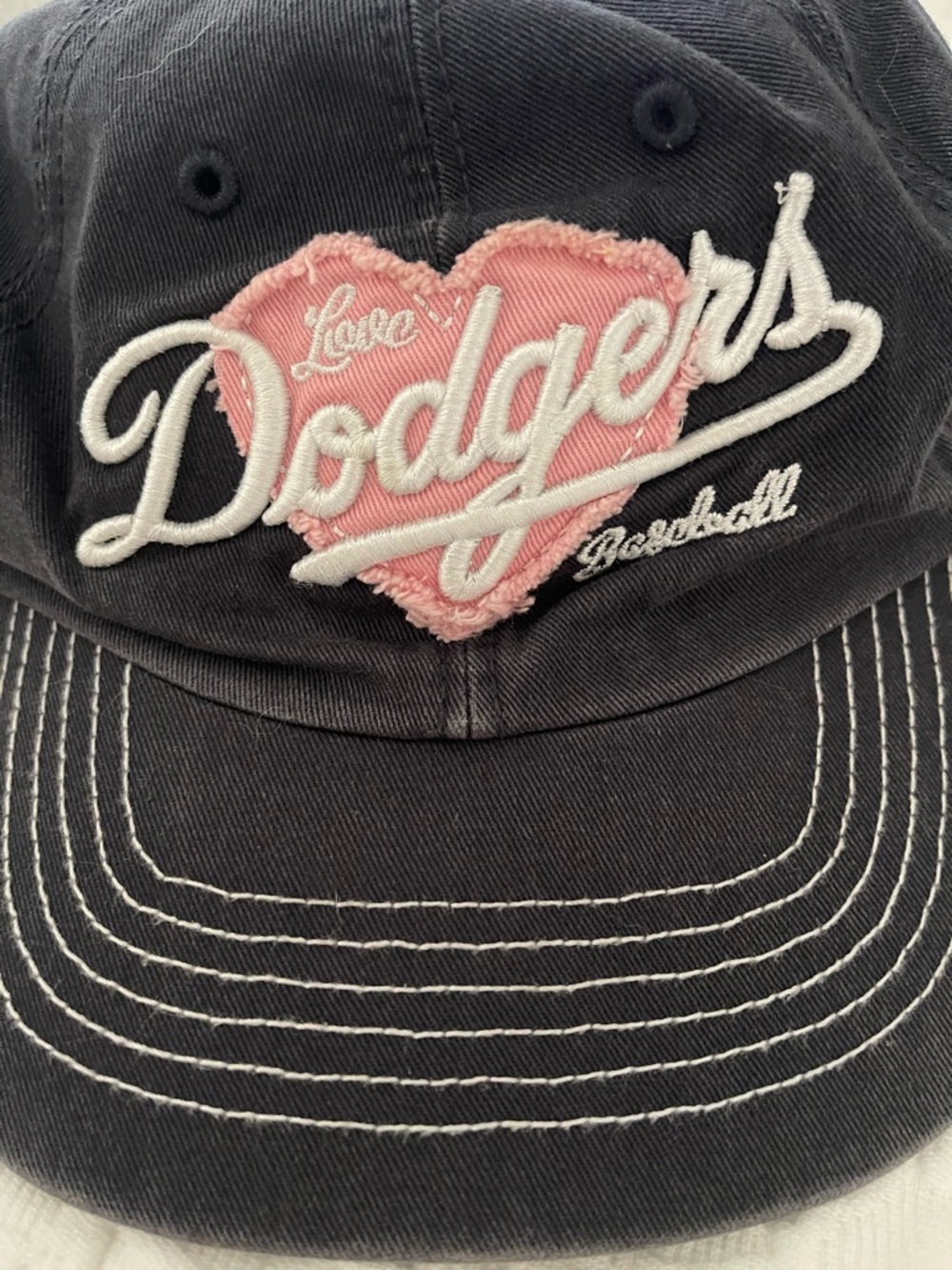 Los Angeles Dodgers Pink Heart Logo Baseball Cap